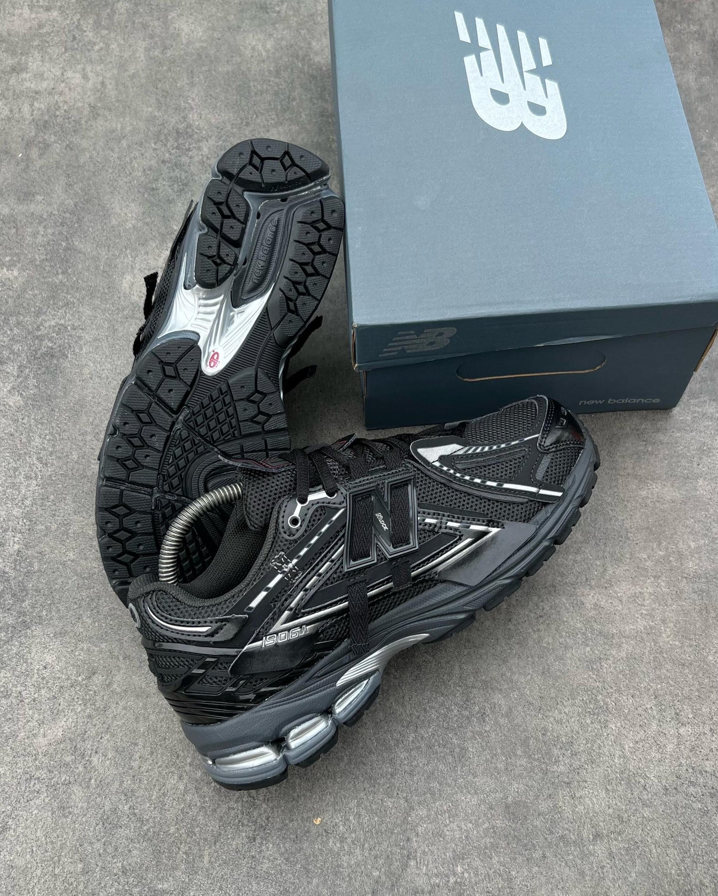 NEW BALANCE 1906A *Triple Black*