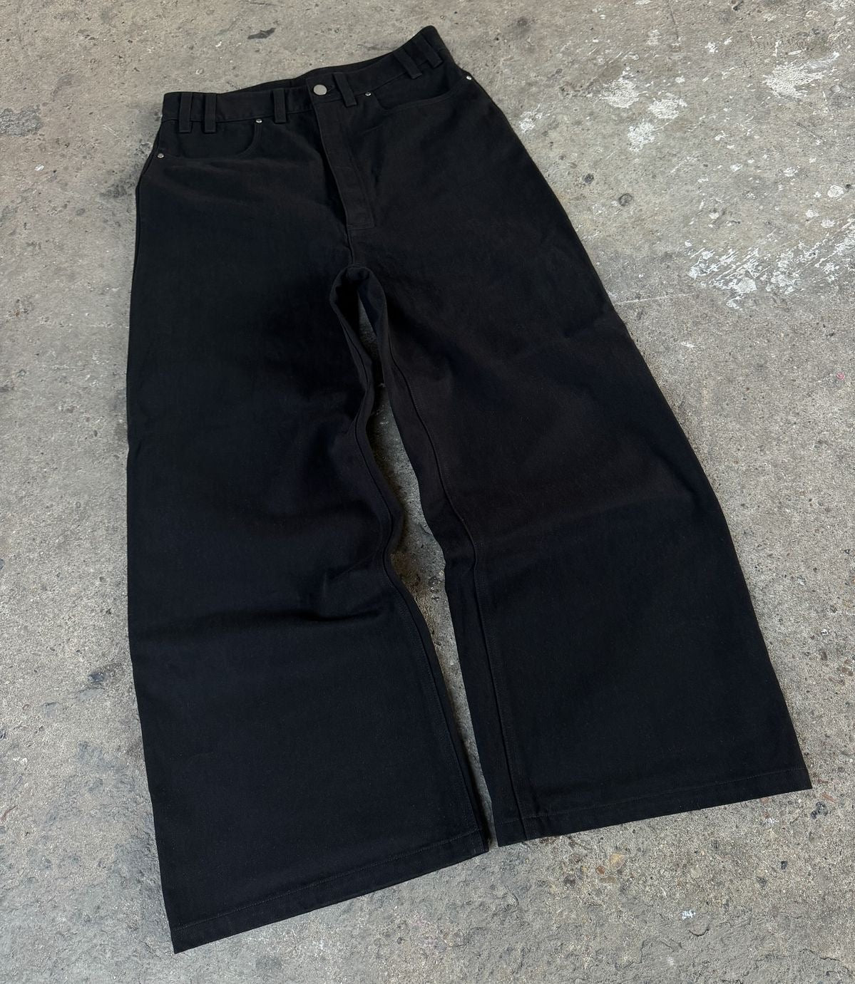 MATTE BLACK DENIM JEANS
