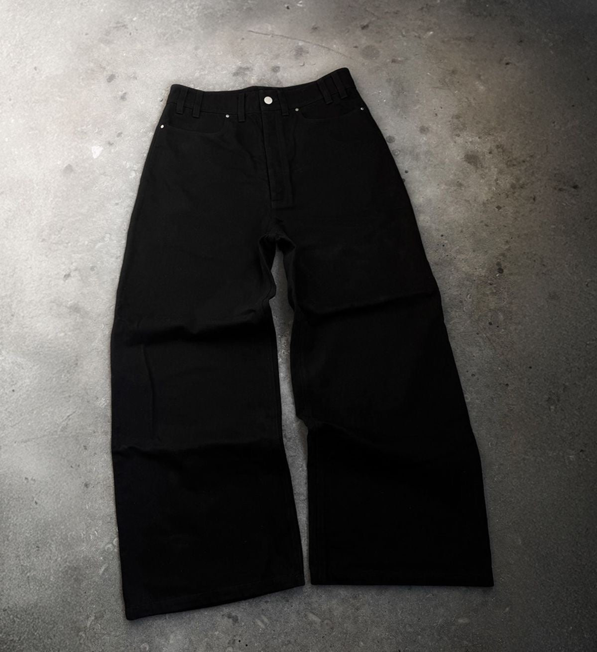 MATTE BLACK DENIM JEANS