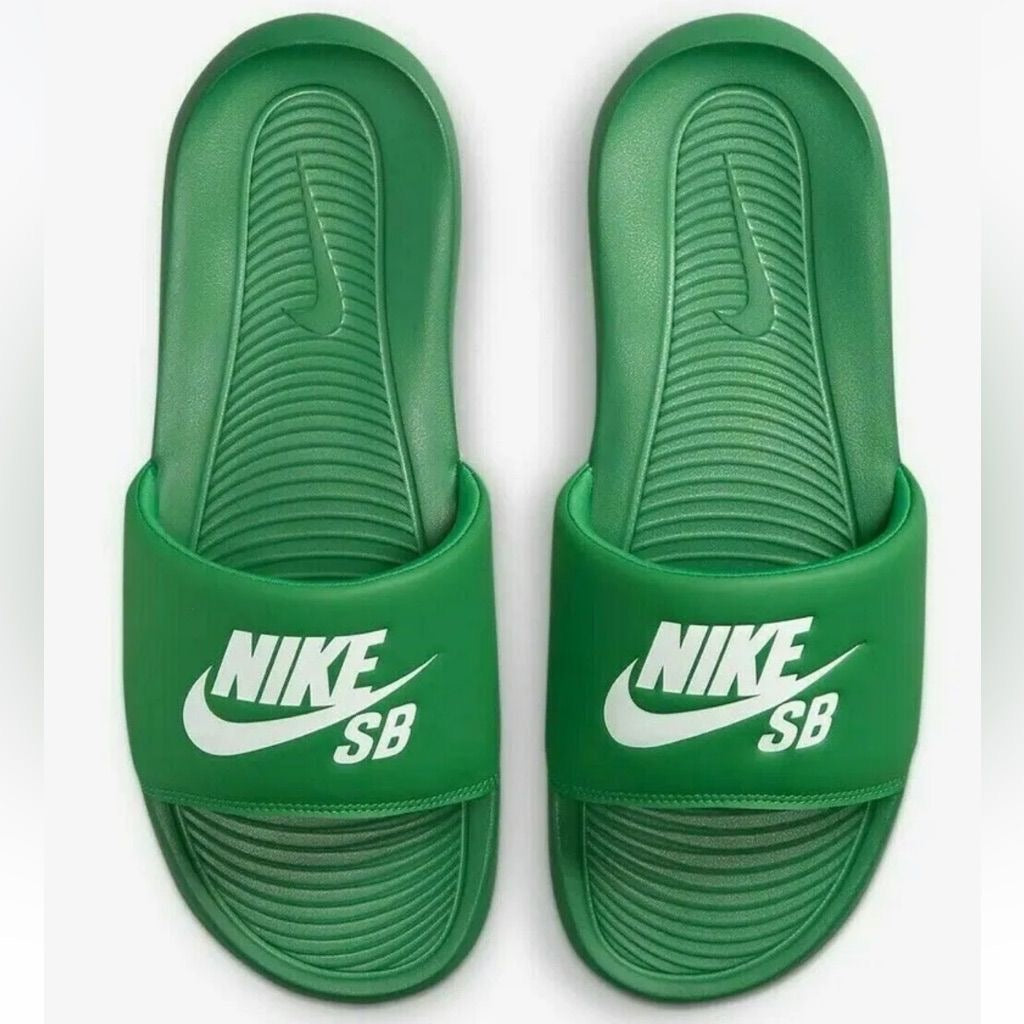 NIKE SB VICTORI ONE SLIDES