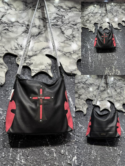 chome  hearts leather bag